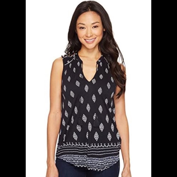 Lucky Brand Tops - Lucky Brand Women’s Diamond Printed Tank Top